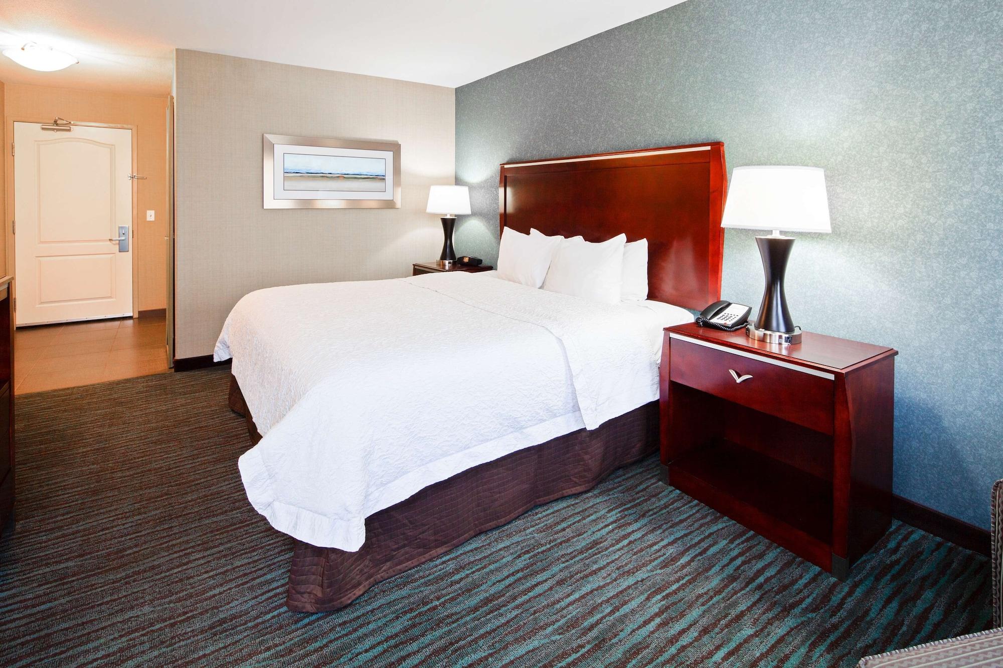 Hampton & 3* Agoura Hills