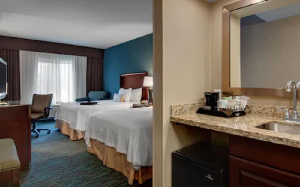 Hotel Hampton & 3*