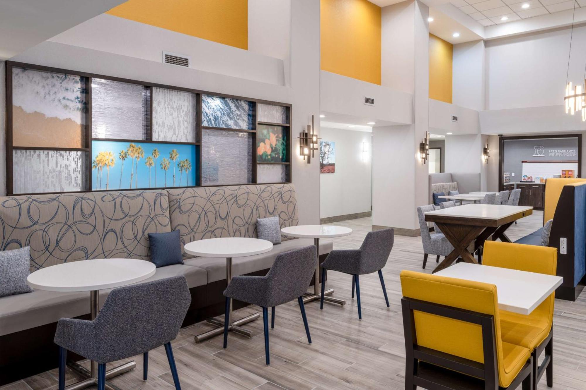 Hotel Hampton &