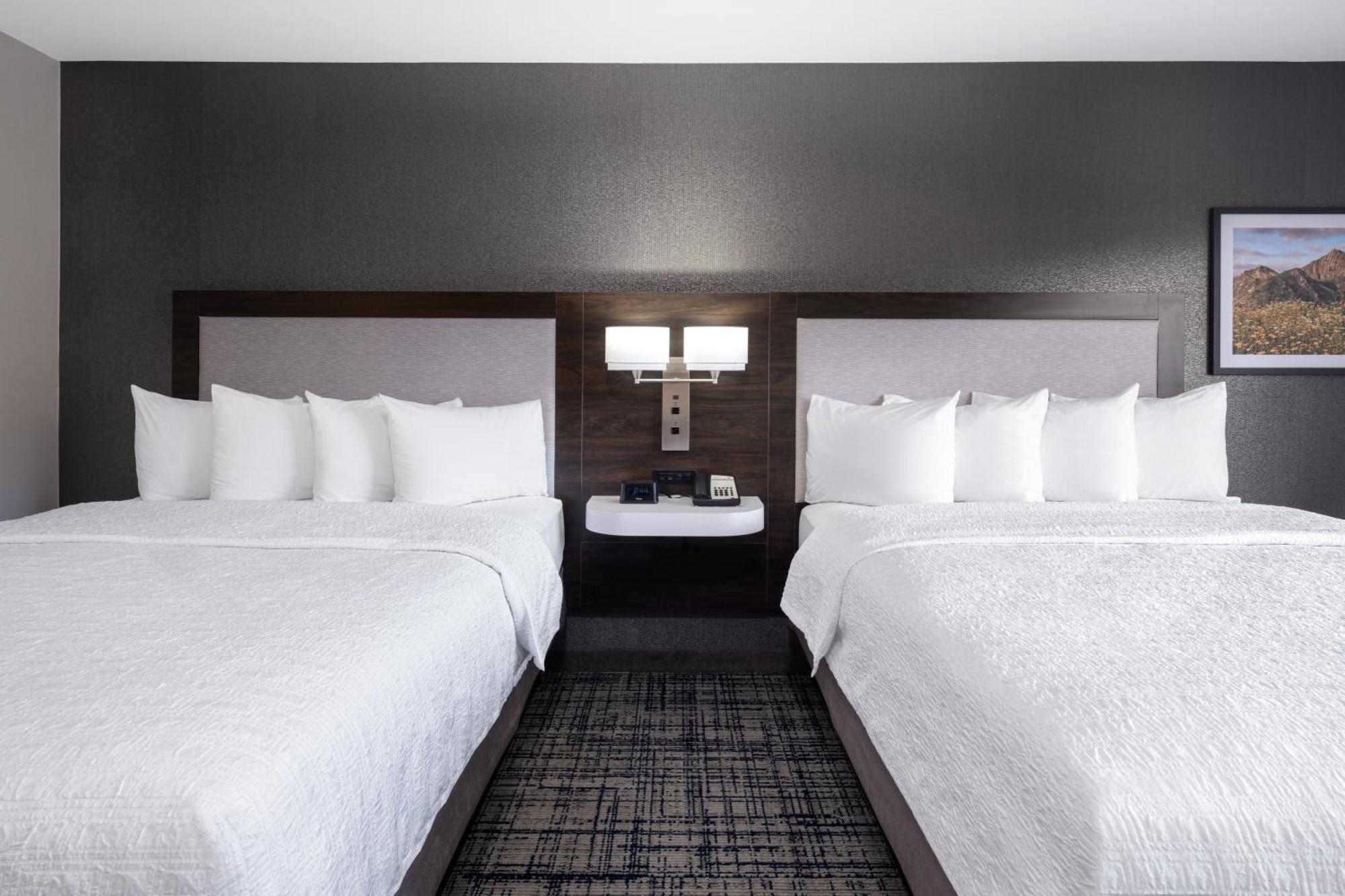 Hampton & Hotel 3*
